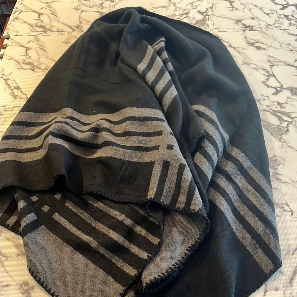 BB Dakota Black and Gray reversible plaid poncho Scarf wrap - Picture 4 of 6